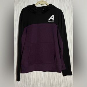 Aeropostale Men's Black and Dark Purple Crewneck Sweater